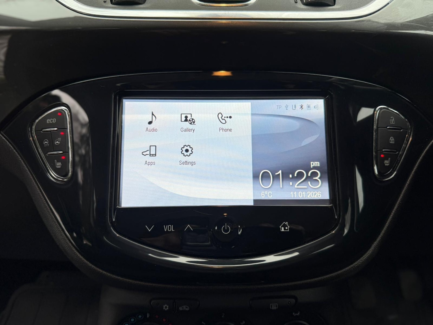 Used Vauxhall Corsa 2015 for sale - 77363555: Photo 9