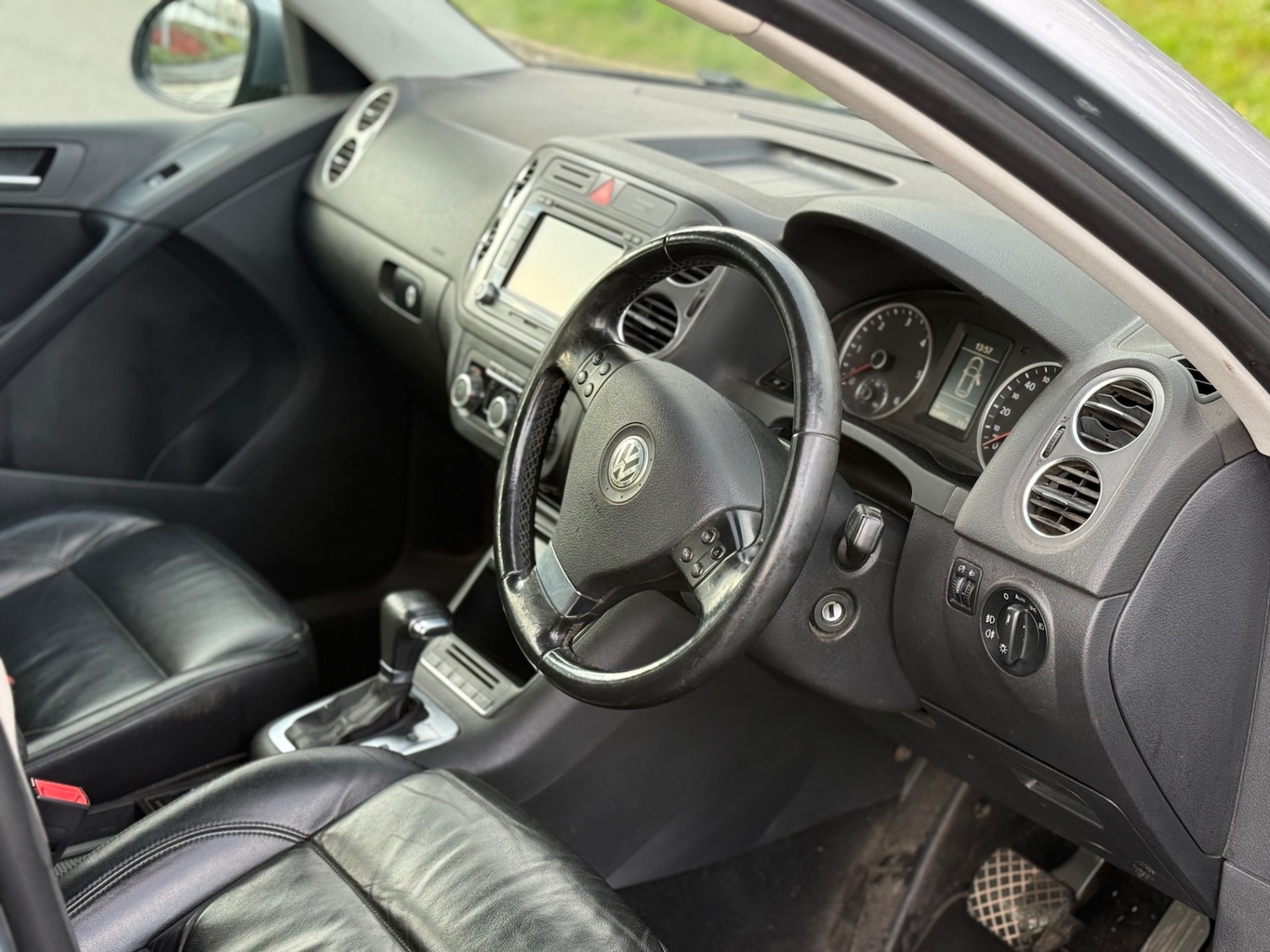 Used Volkswagen Tiguan 2010 for sale - 76878024: Photo 7