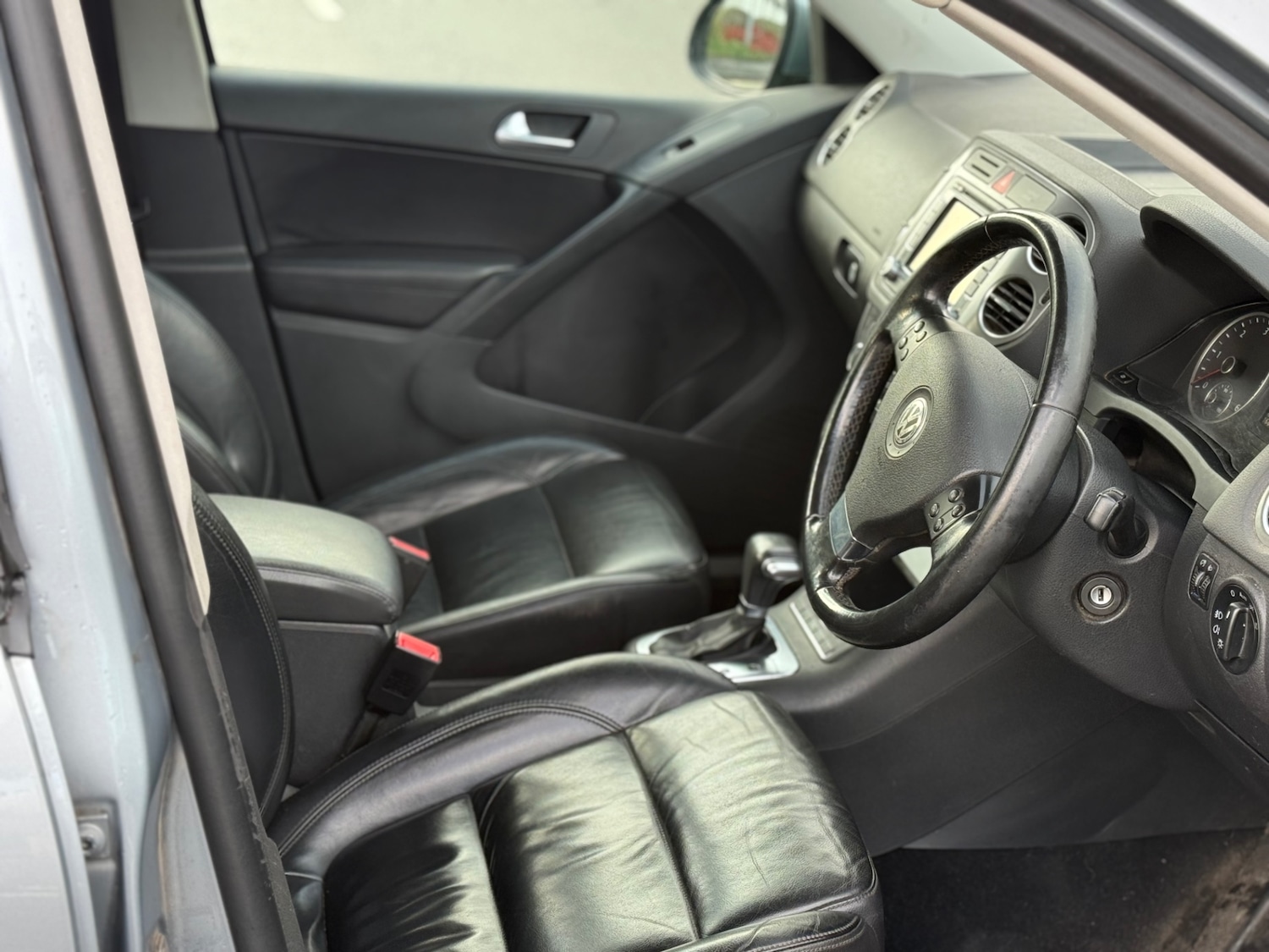 Used Volkswagen Tiguan 2010 for sale - 76878024: Photo 8