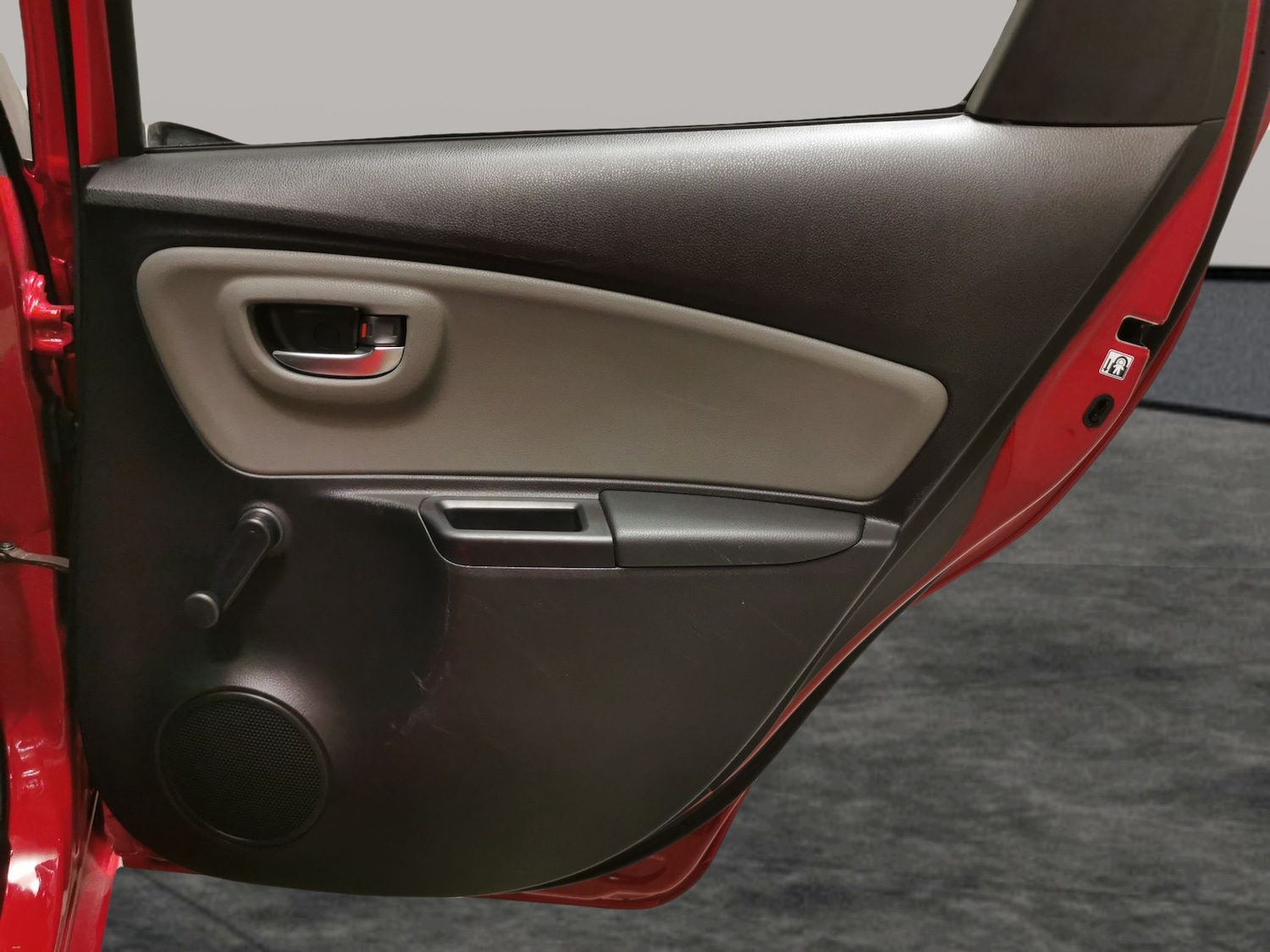 Used Toyota Yaris 2018 for sale - 76668539: Photo 24