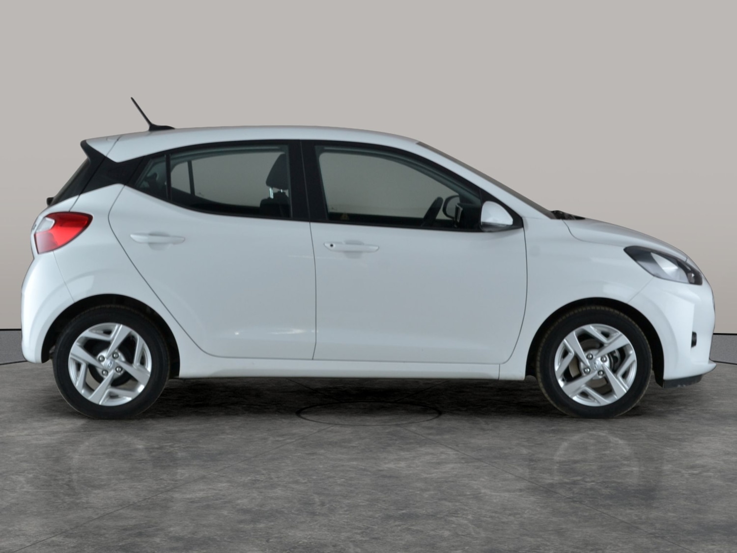 Used Hyundai i10 2022 for sale - 77196252: Photo 9