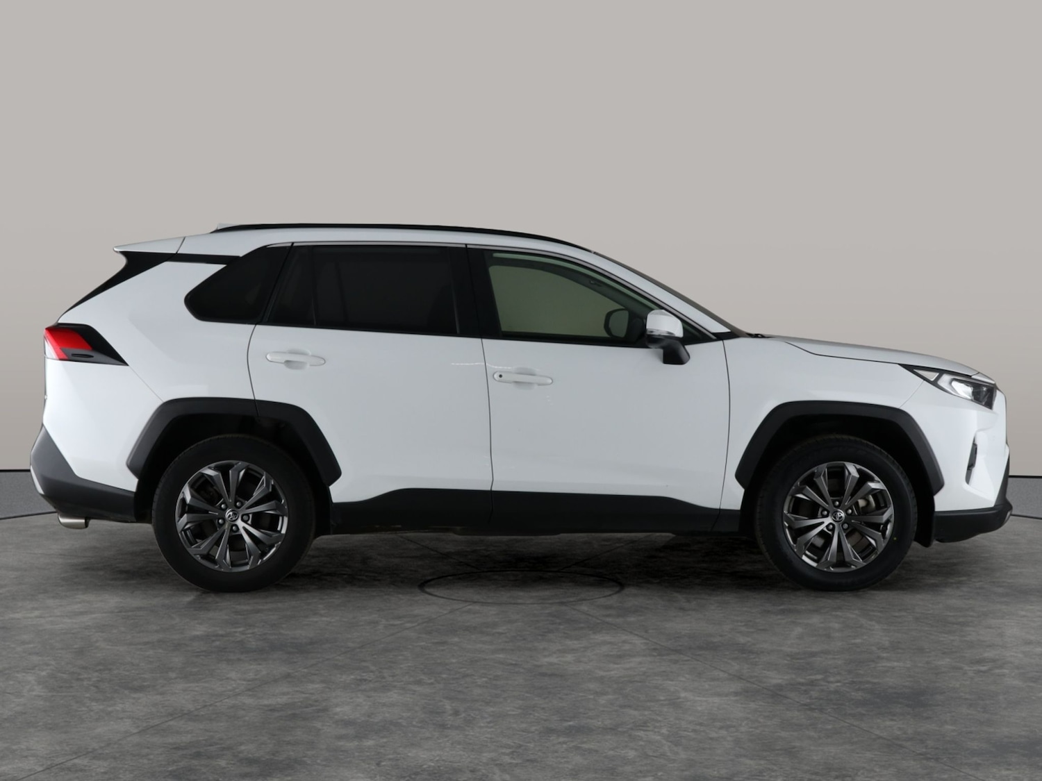Used Toyota RAV4 2022 for sale - 76105250: Photo 11