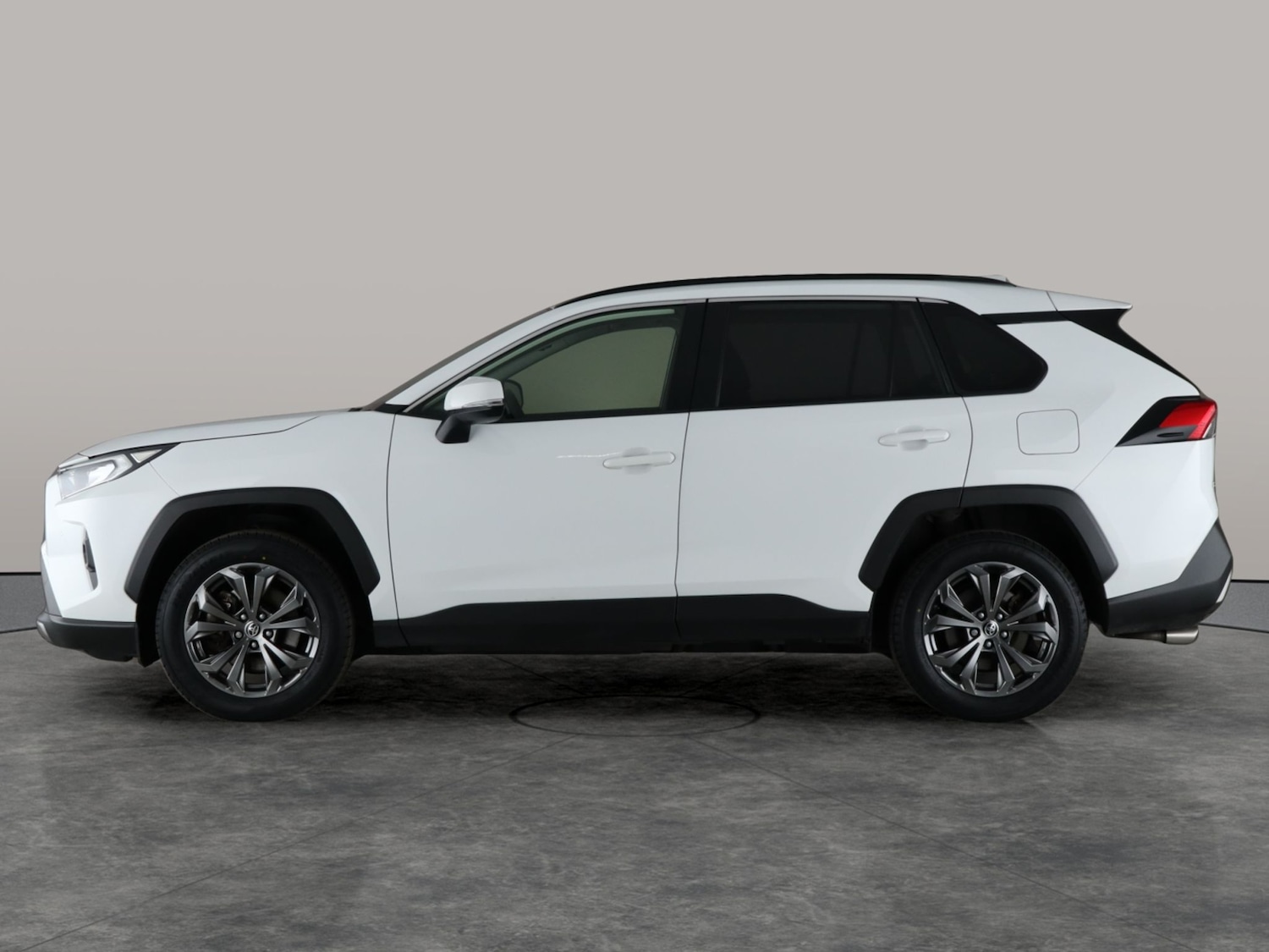 Used Toyota RAV4 2022 for sale - 76105250: Photo 16