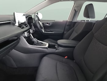 Used Toyota RAV4 2022 for sale - 76105250: Photo 4