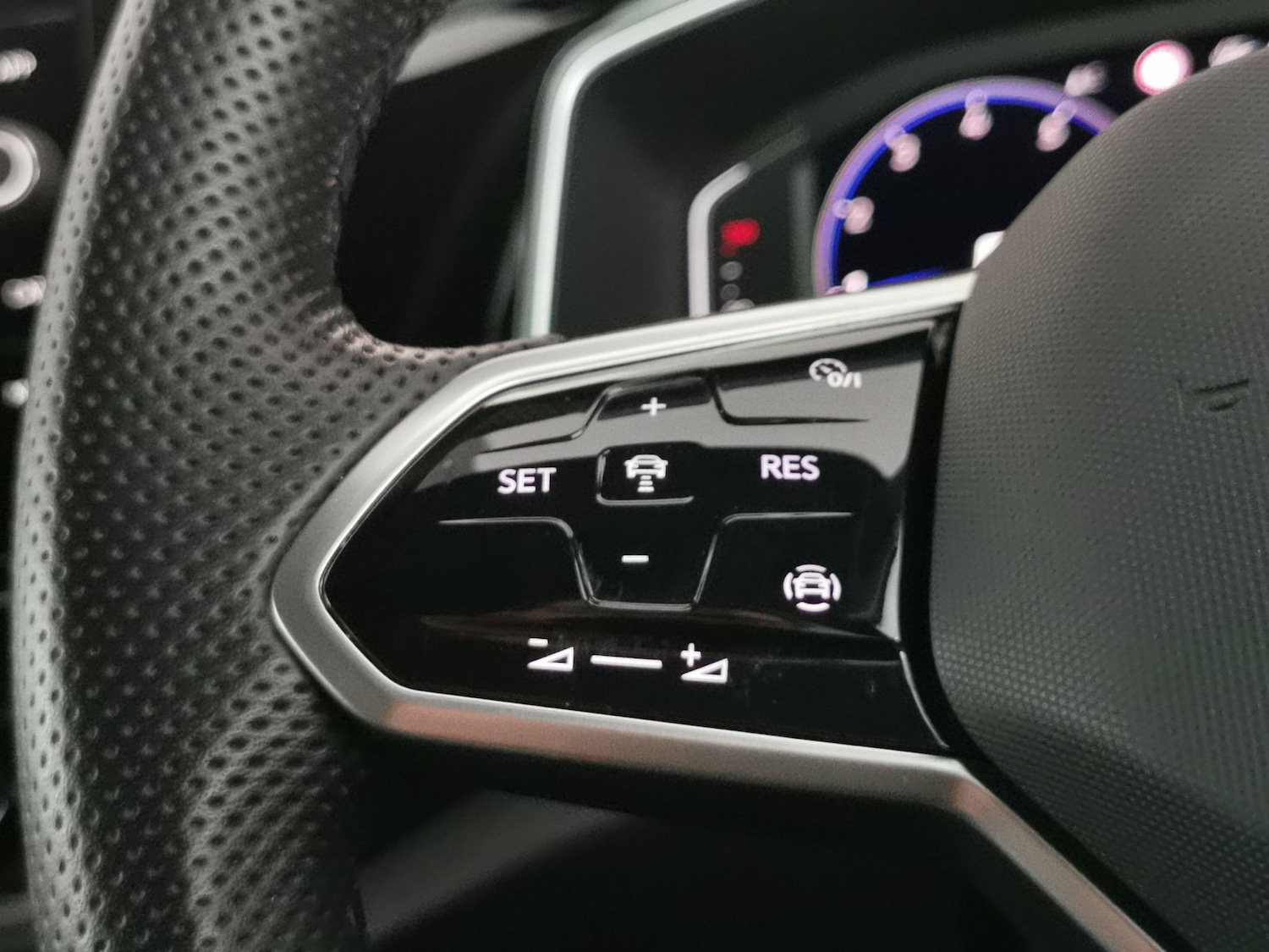 Used Volkswagen T-Roc 2022 for sale - 76480082: Photo 24