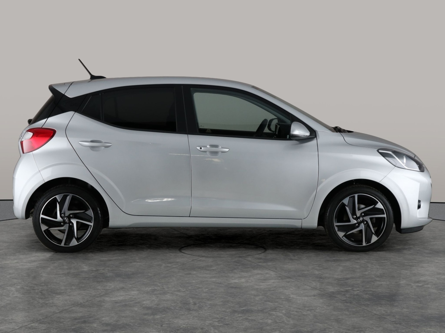 Used Hyundai i10 2022 for sale - 76668478: Photo 9