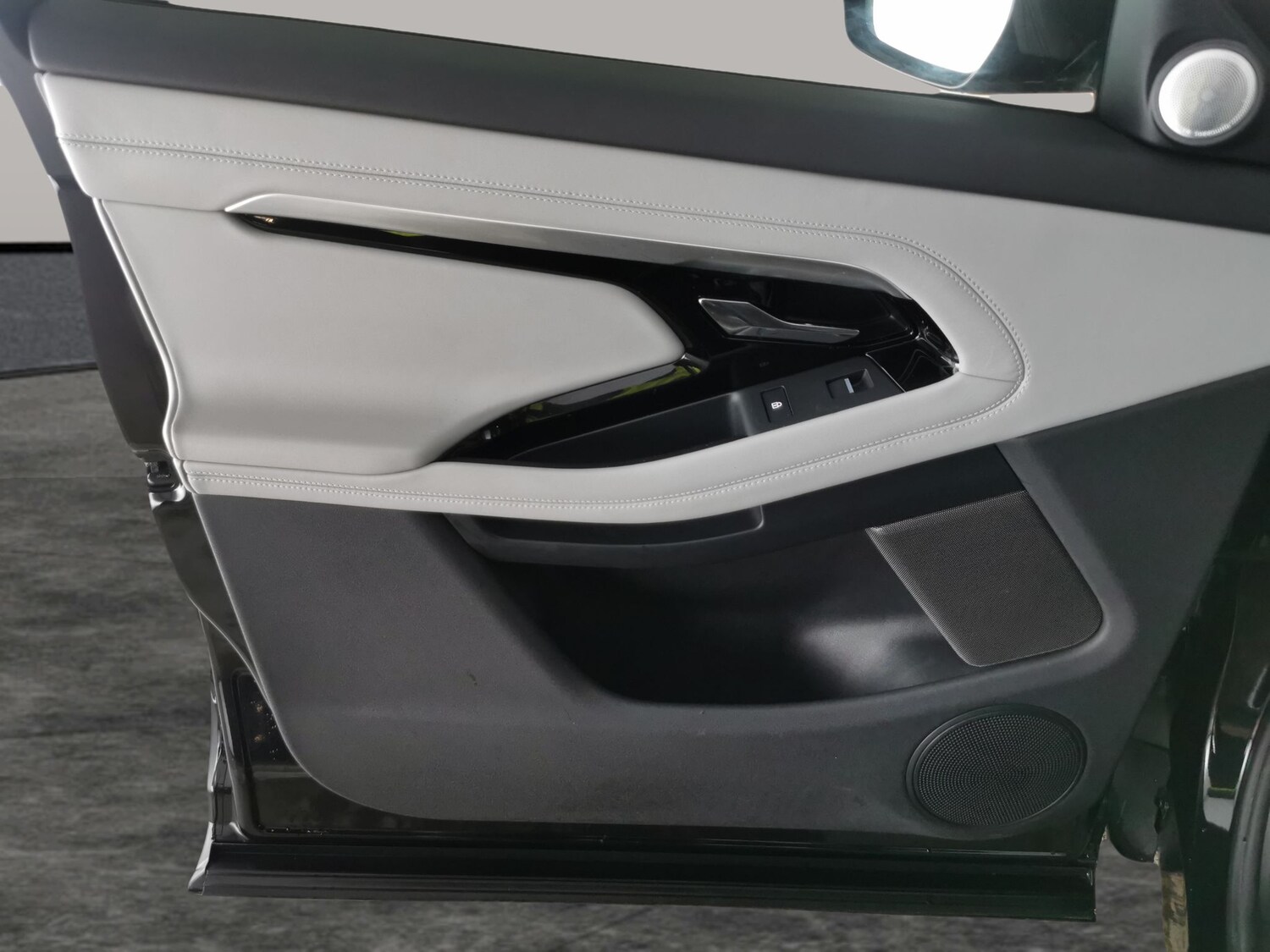 Used Land Rover Range Rover Evoque 2023 for sale - 77928271: Photo 34