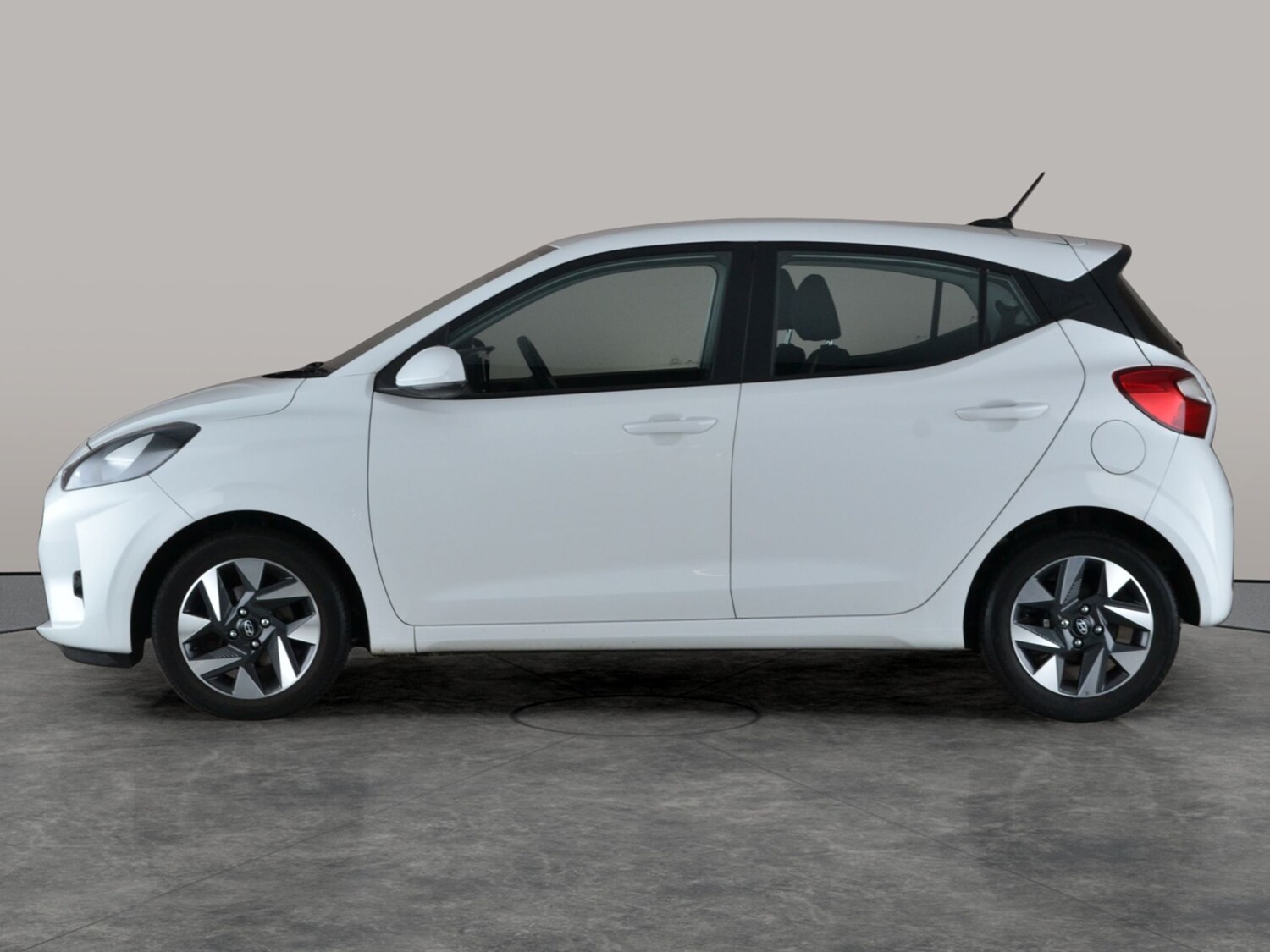 Used Hyundai i10 2023 for sale - 77458184: Photo 13