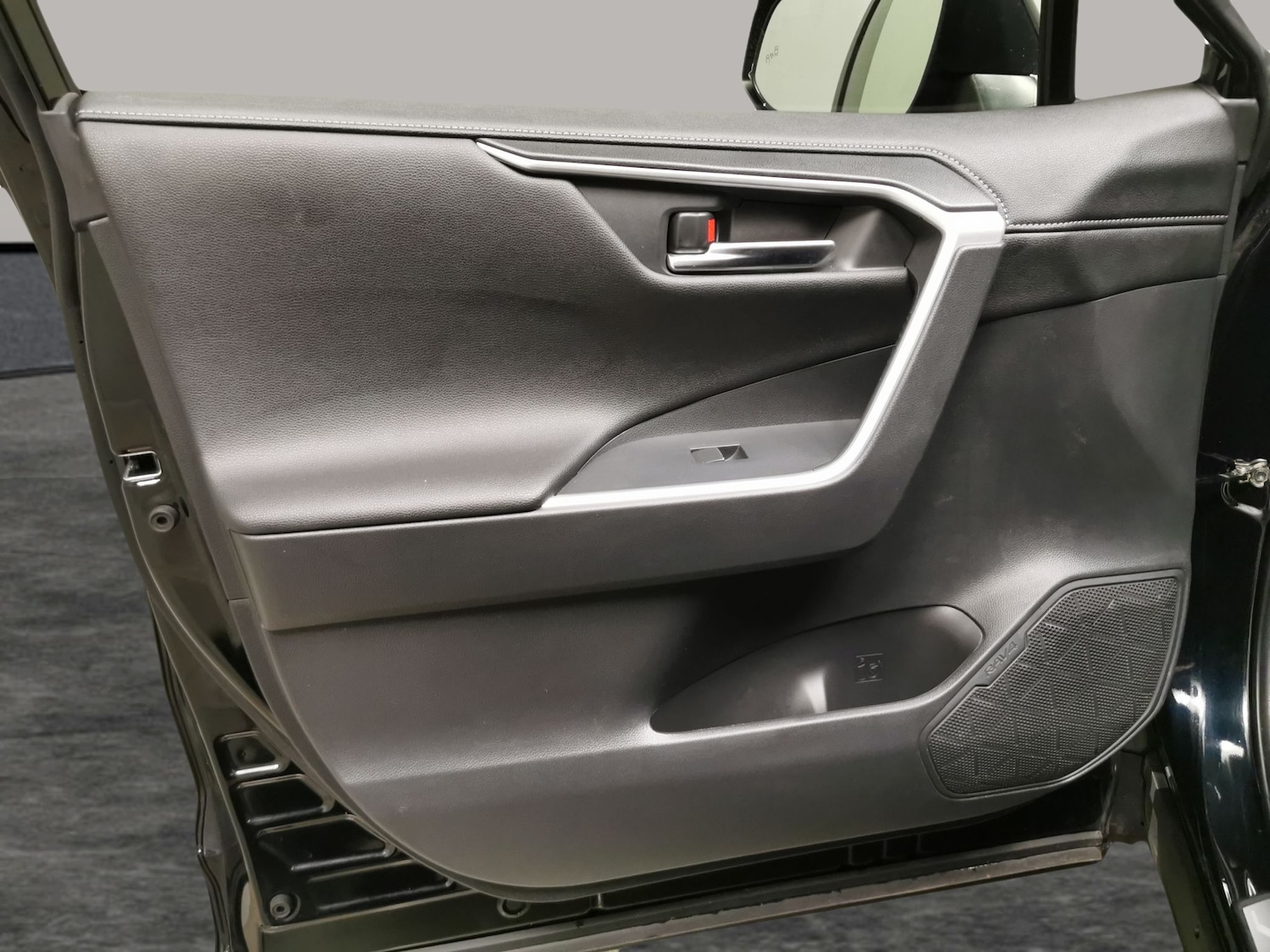 Used Toyota RAV4 2021 for sale - 76147103: Photo 36