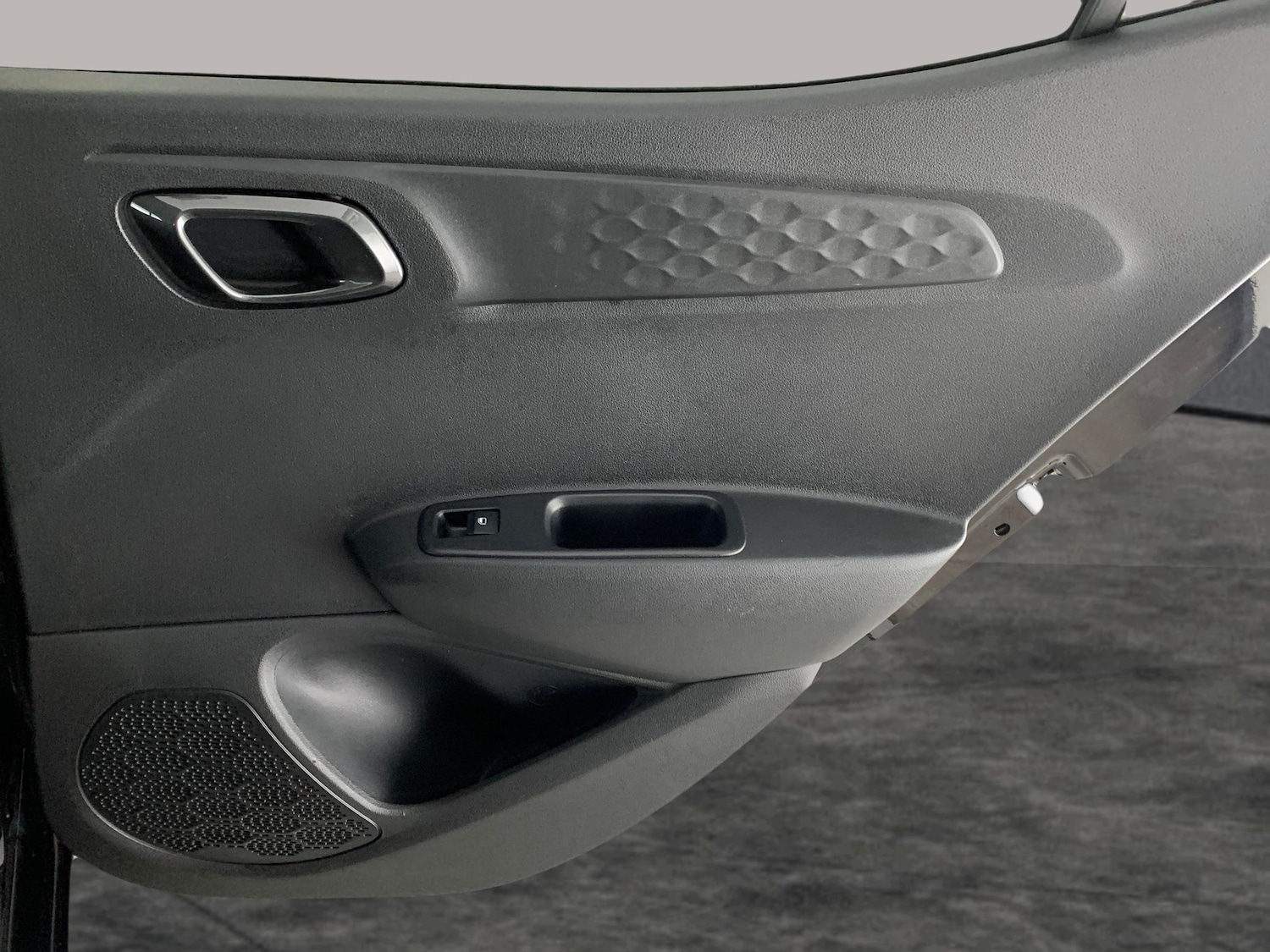 Used Hyundai i10 2023 for sale - 76394006: Photo 33