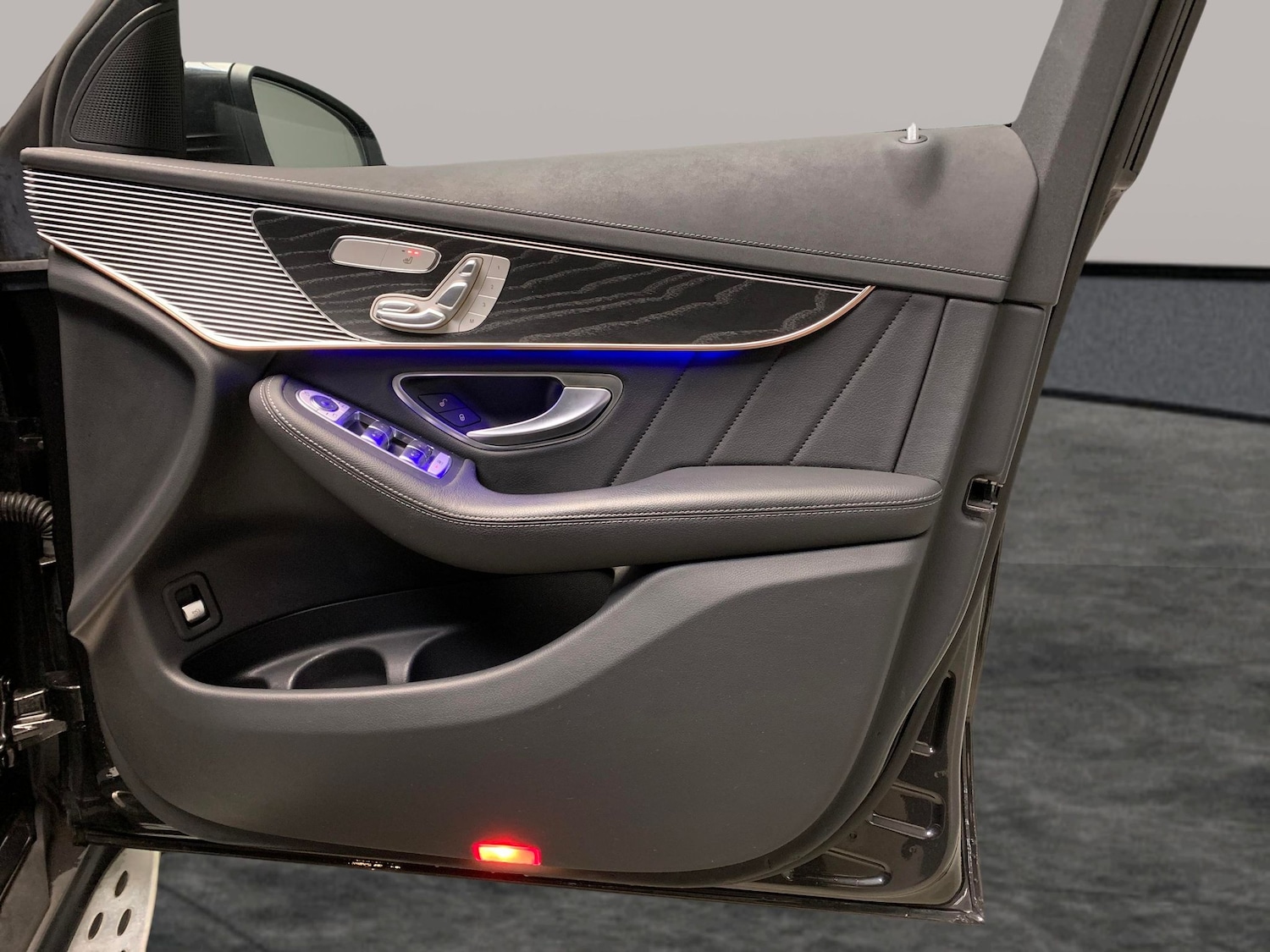 Used Mercedes-Benz EQC 2021 for sale - 76638505: Photo 30