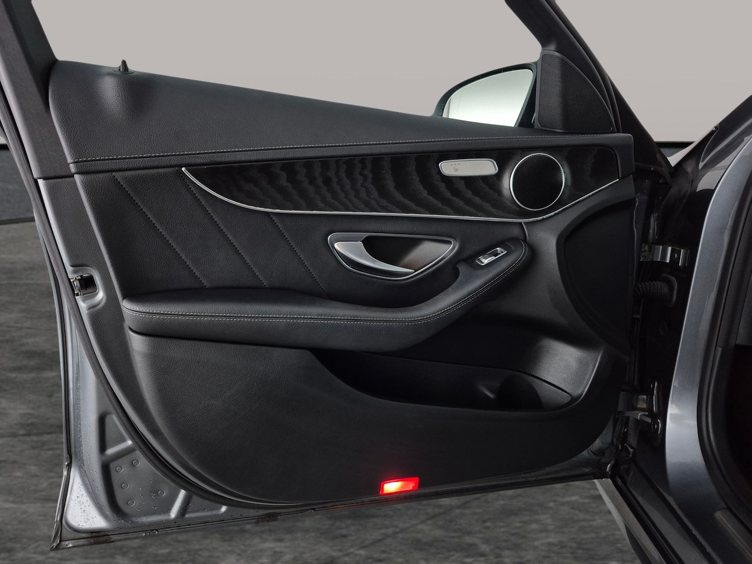 Used Mercedes-Benz C Class 2018 for sale - 77617455: Photo 30