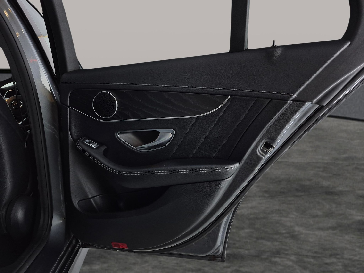 Used Mercedes-Benz C Class 2018 for sale - 77617455: Photo 32