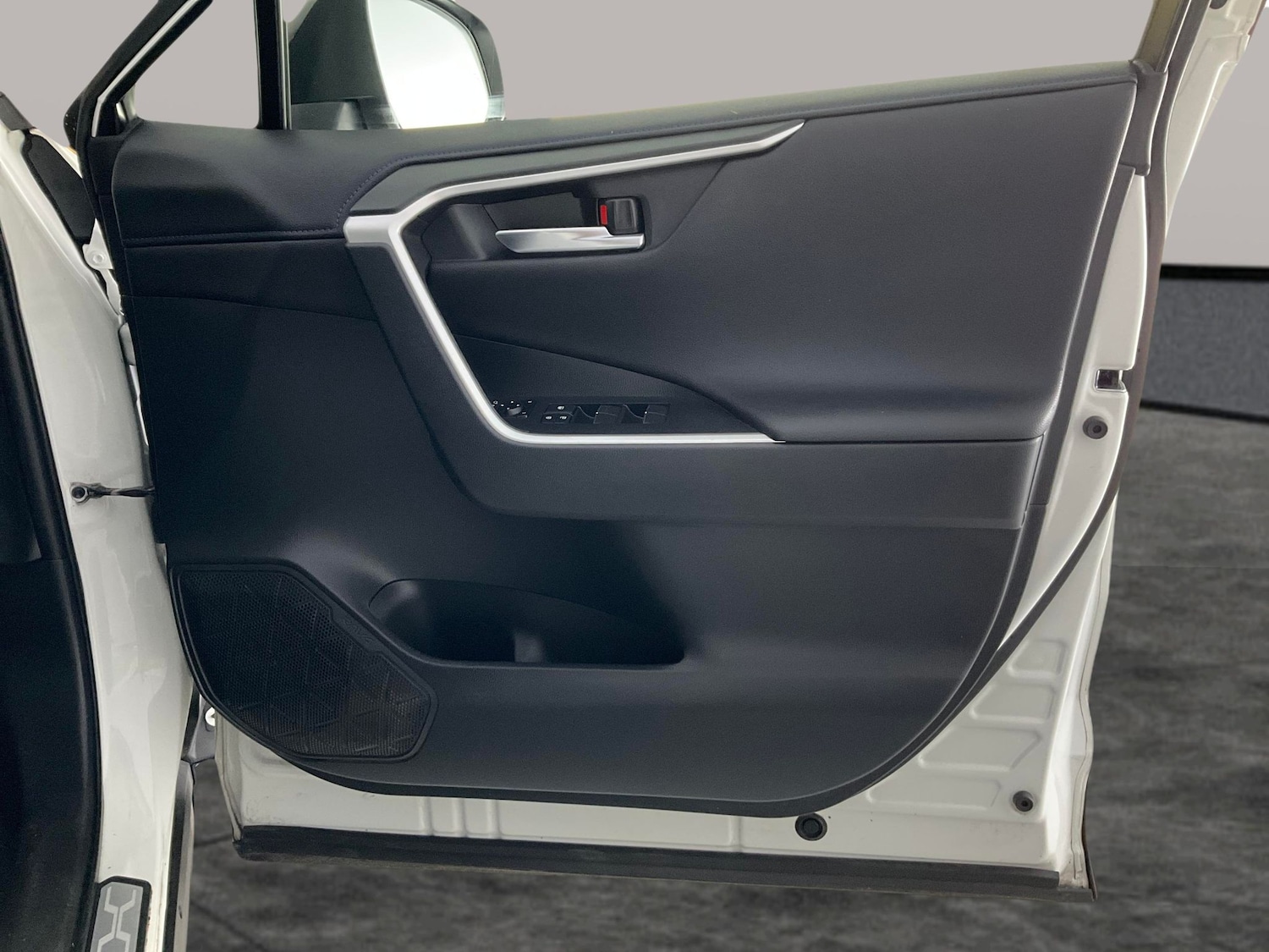 Used Toyota RAV4 2021 for sale - 77125511: Photo 32