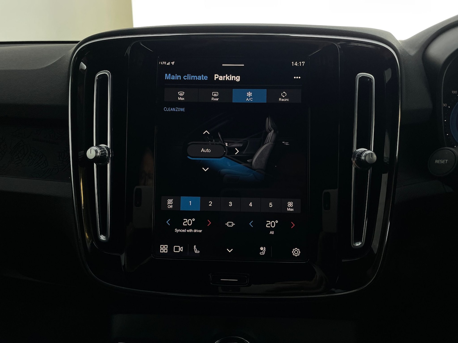 Used Volvo XC40 2022 for sale - 77208033: Photo 24