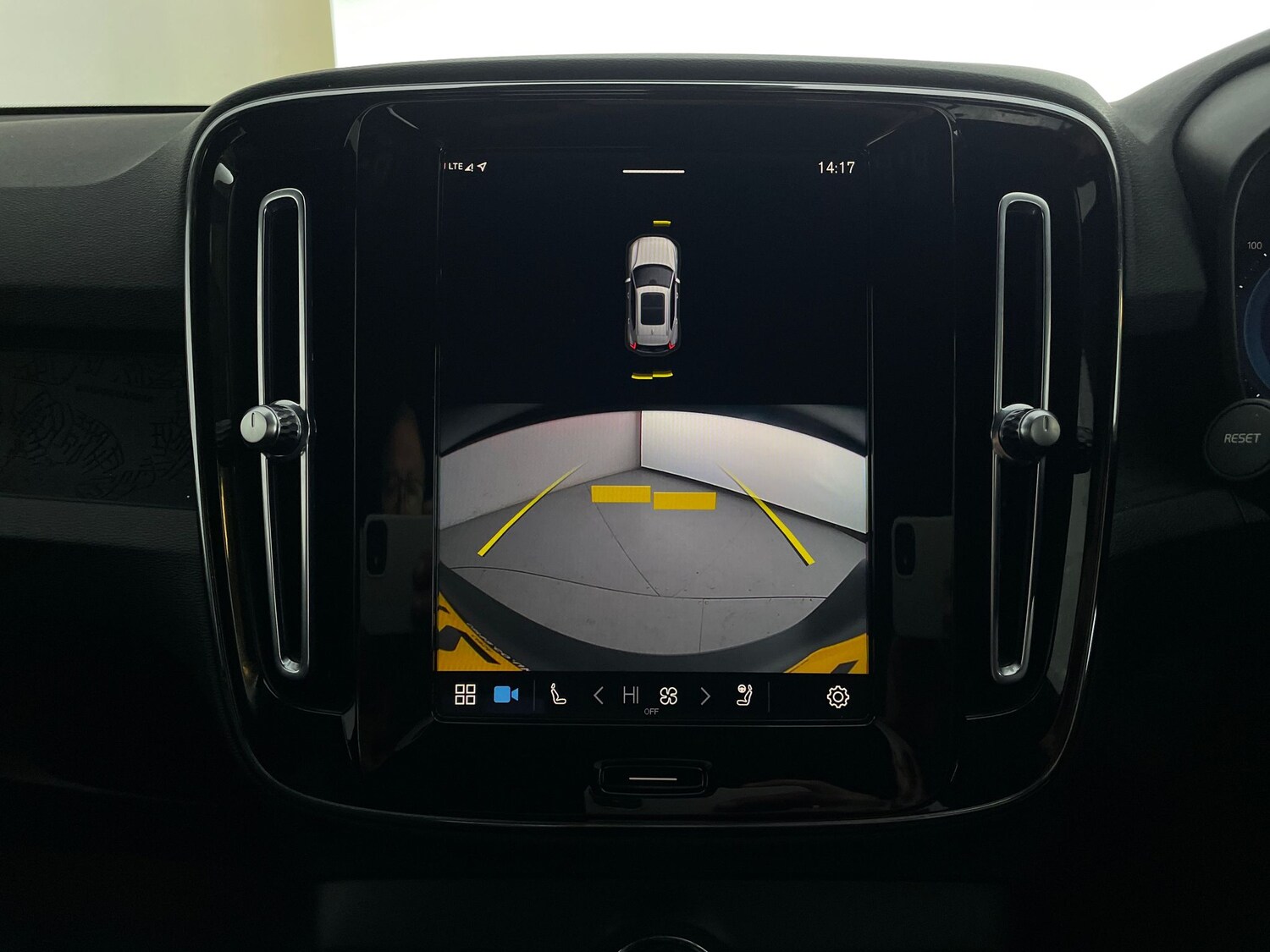 Used Volvo XC40 2022 for sale - 77208033: Photo 5