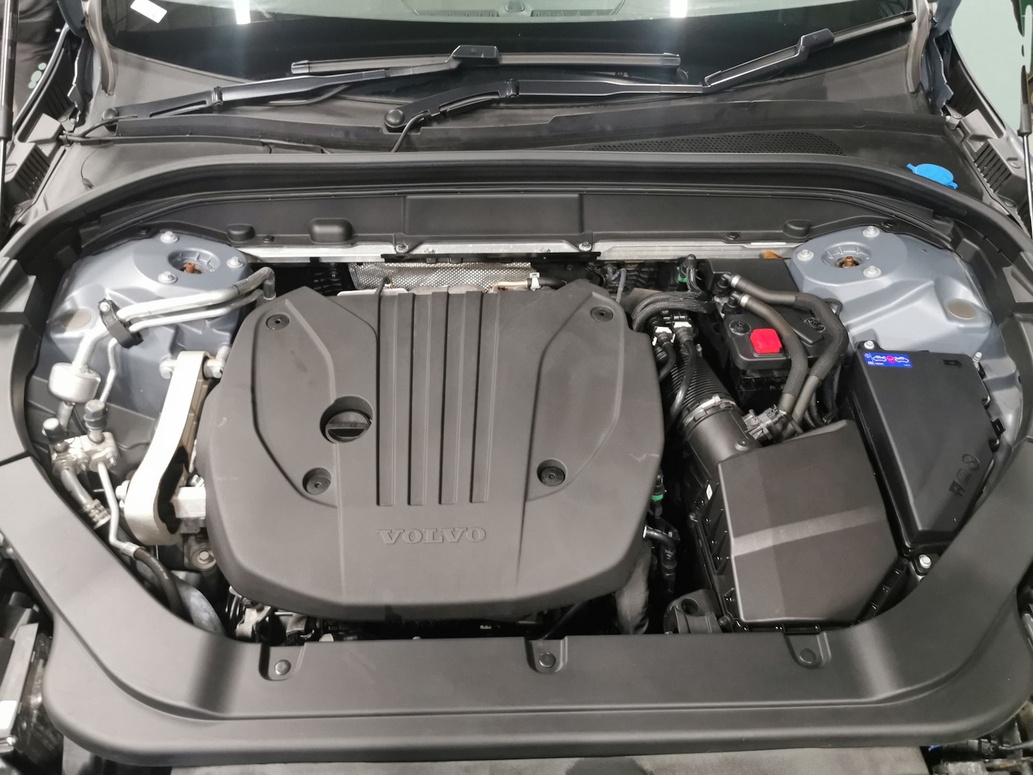 Used Volvo XC60 2023 for sale - 76931888: Photo 35