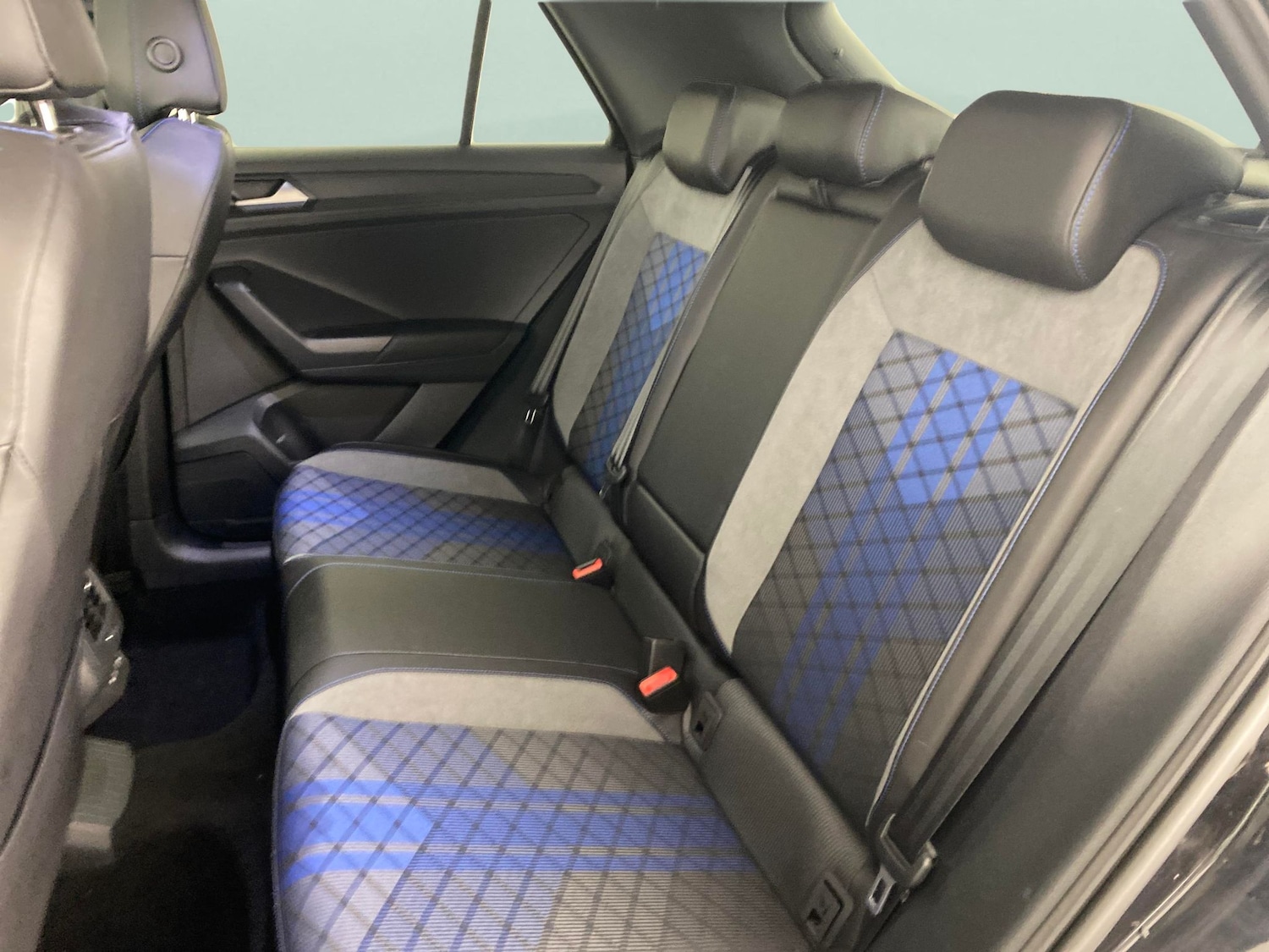 Used Volkswagen T-Roc 2023 for sale - 77210863: Photo 22