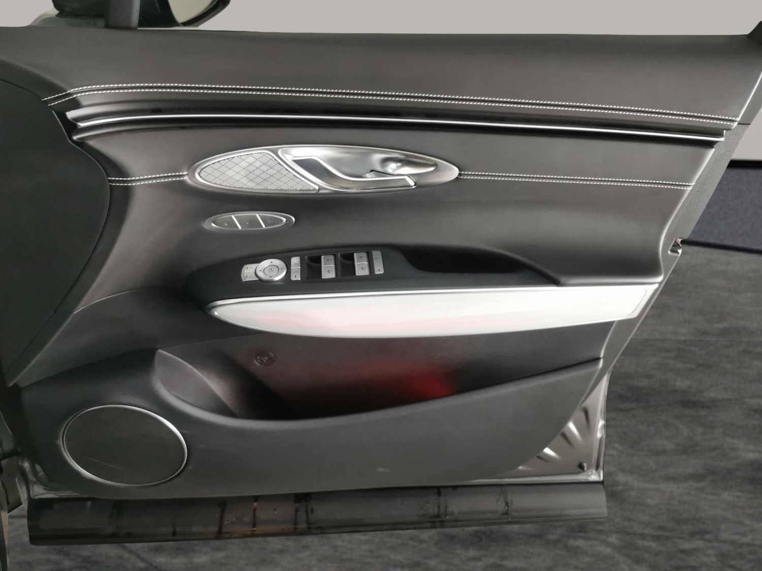 Used Genesis GV70 2023 for sale - 77392375: Photo 31