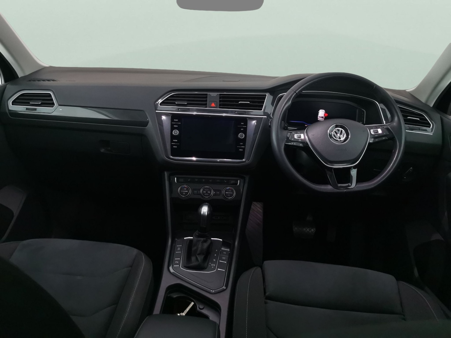 Used Volkswagen Tiguan 2019 for sale - 76342424: Photo 8