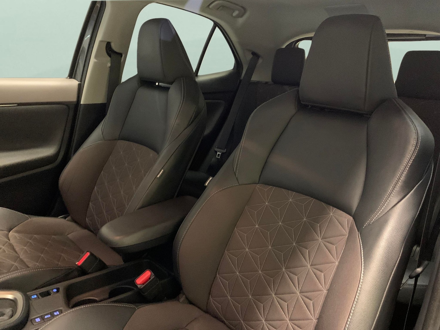 Used Toyota Yaris Cross 2022 for sale - 76612241: Photo 14