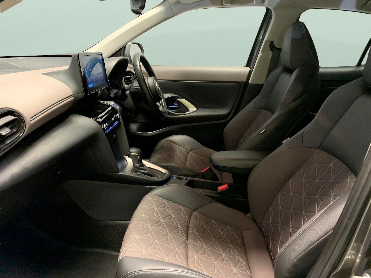 Used Toyota Yaris Cross 2022 for sale - 76612241: Photo 4