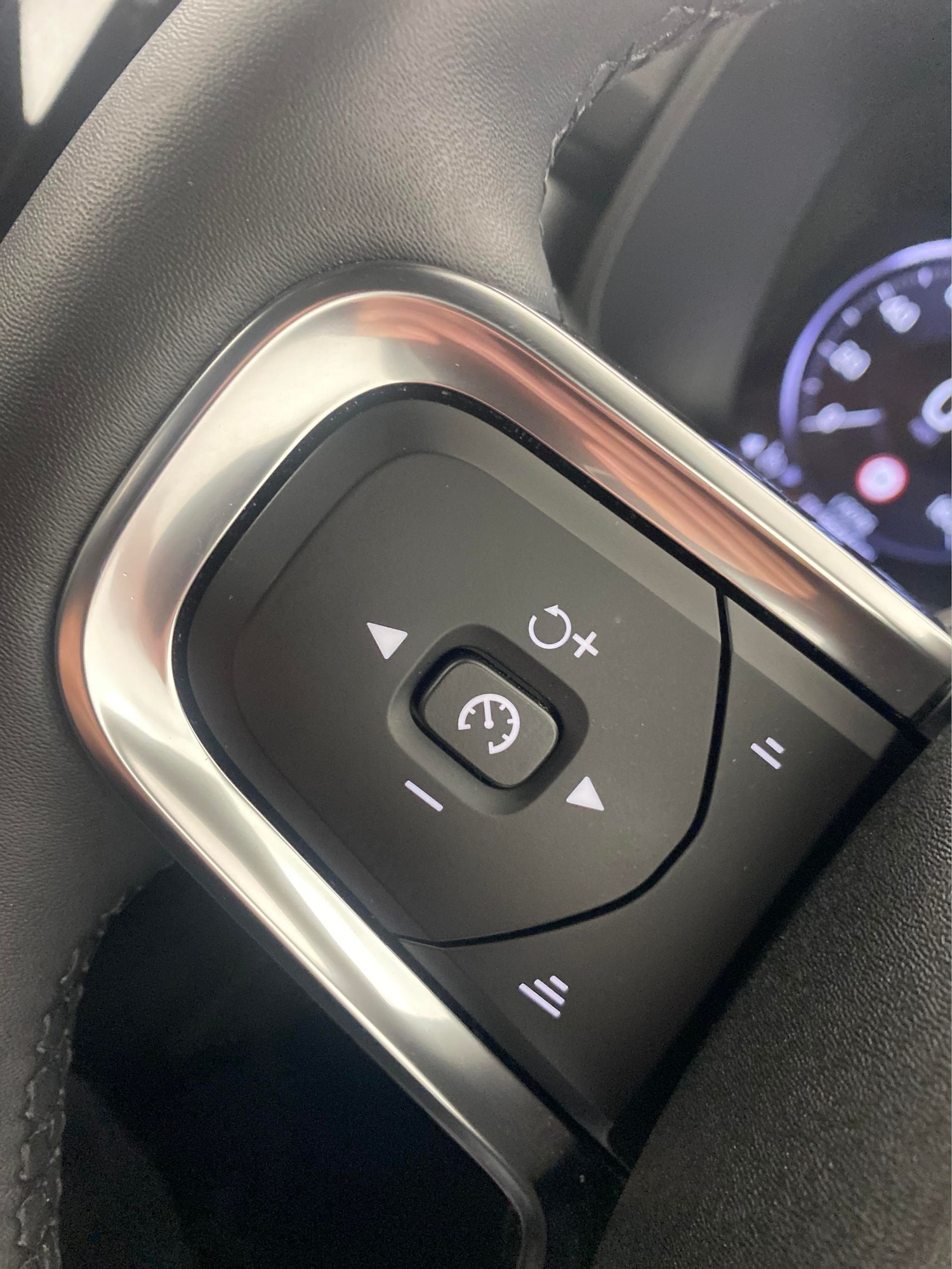 Used Volvo XC40 2022 for sale - 76384793: Photo 26