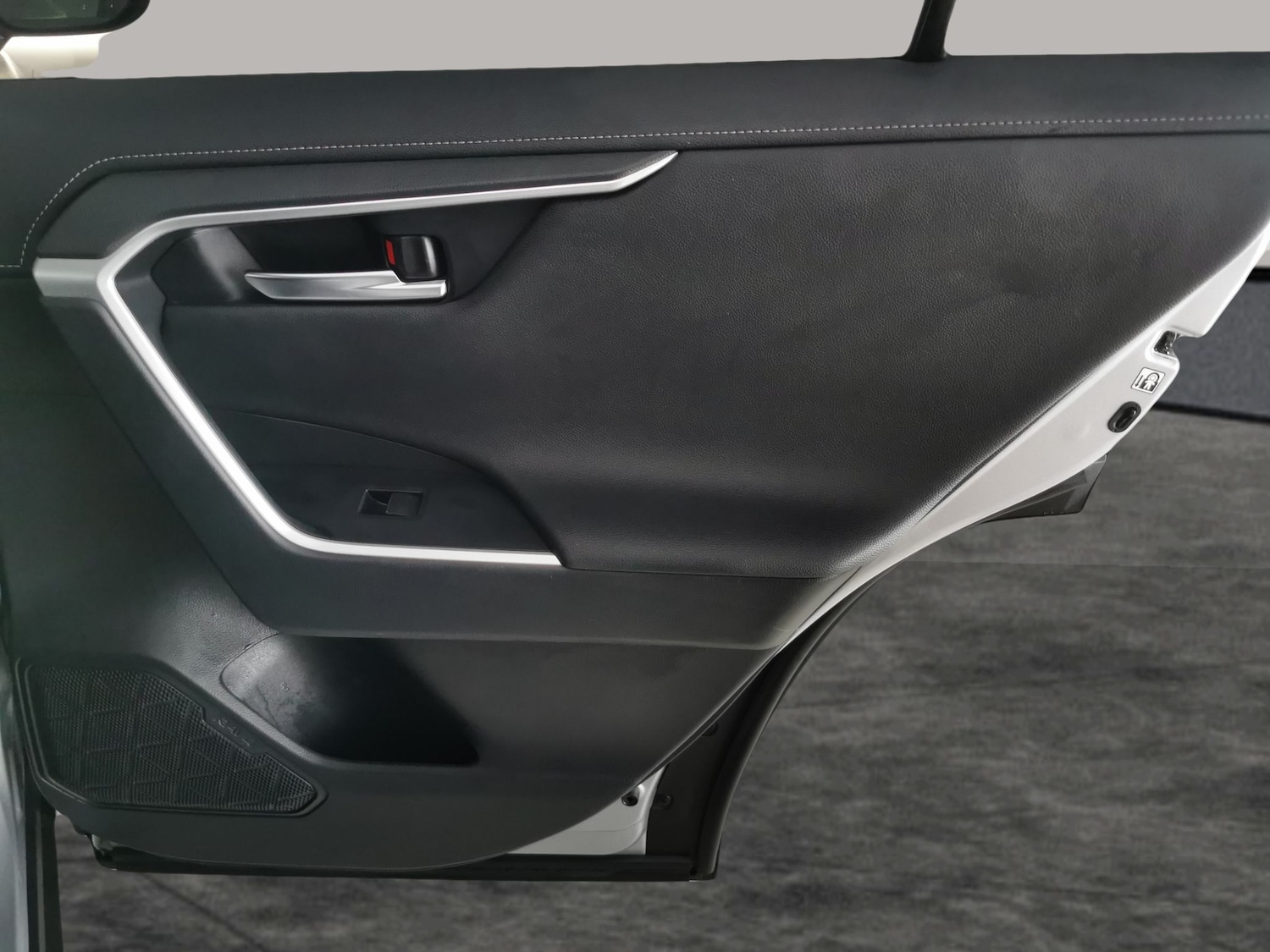 Used Toyota RAV4 2019 for sale - 76999648: Photo 29