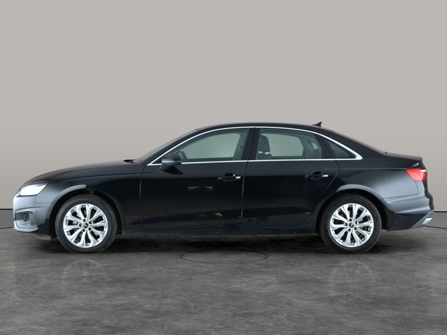 Used Audi A4 2021 for sale - 77003150: Photo 14
