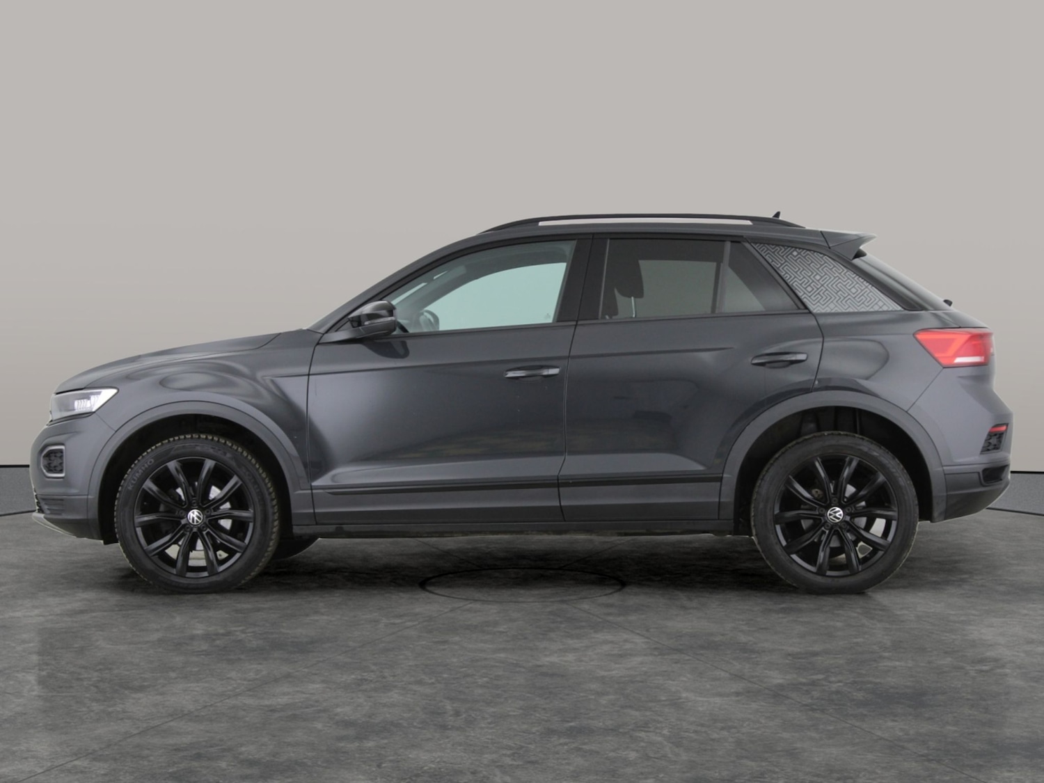 Used Volkswagen T-Roc 2021 for sale - 77337340: Photo 12