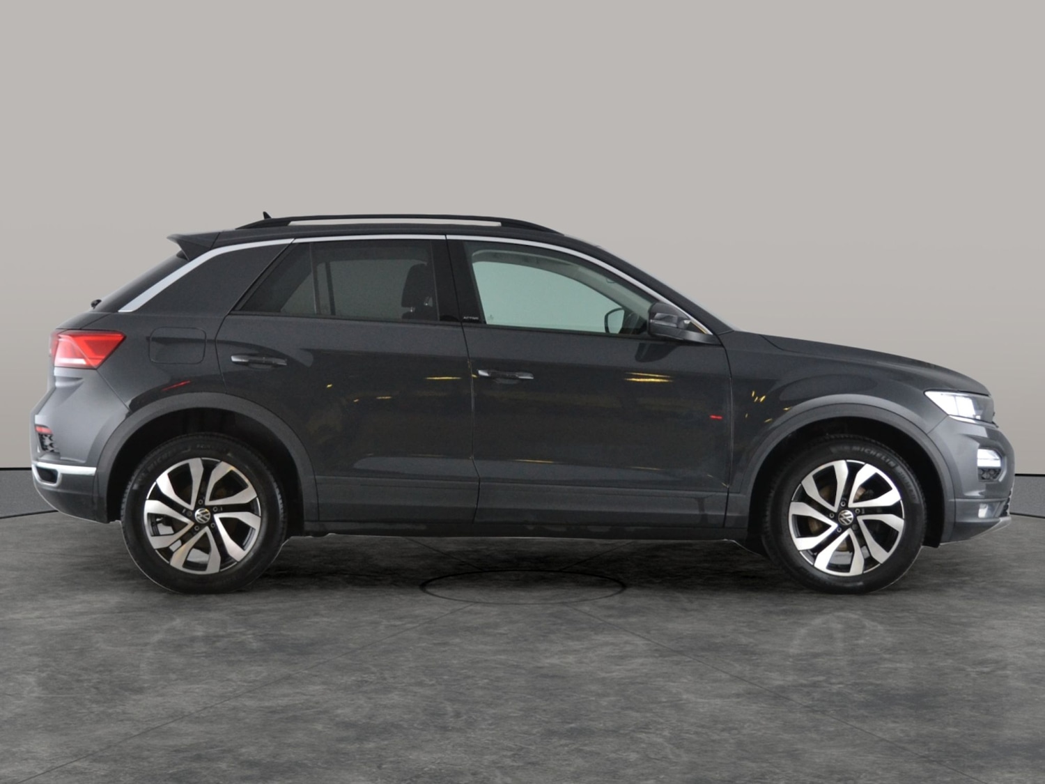 Used Volkswagen T-Roc 2021 for sale - 77149109: Photo 11