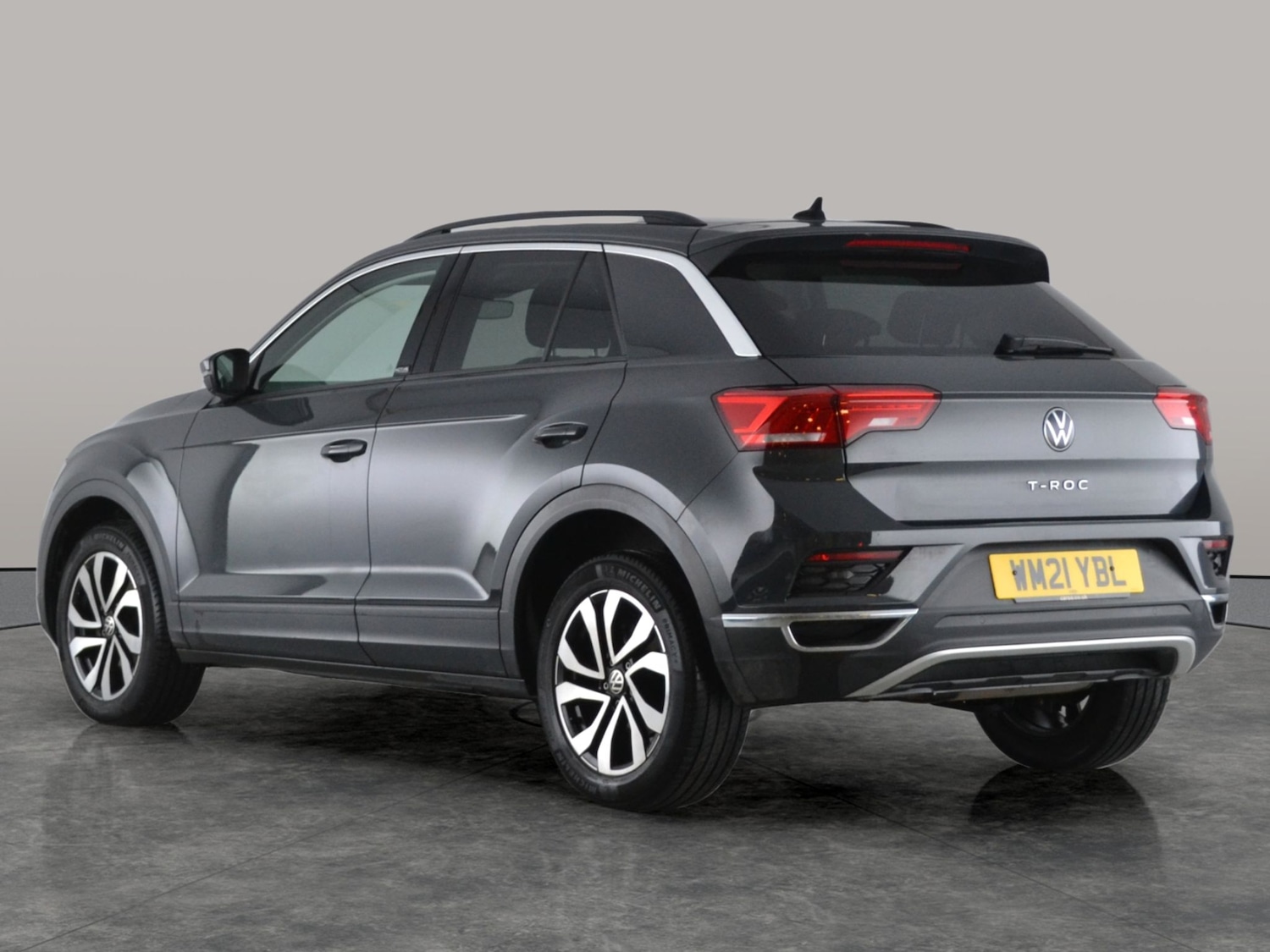 Used Volkswagen T-Roc 2021 for sale - 77149109: Photo 8