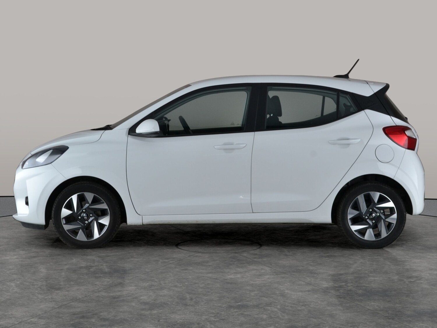 Used Hyundai i10 2023 for sale - 77617466: Photo 13