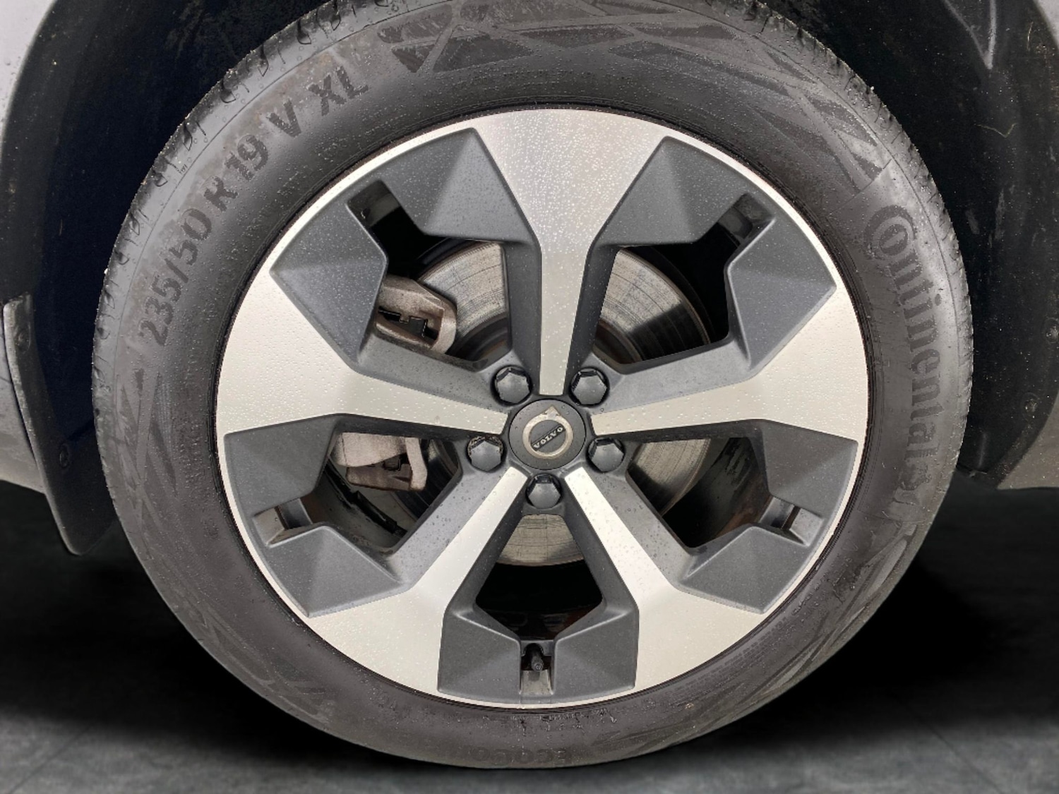 Used Volvo XC40 2023 for sale - 76128749: Photo 30