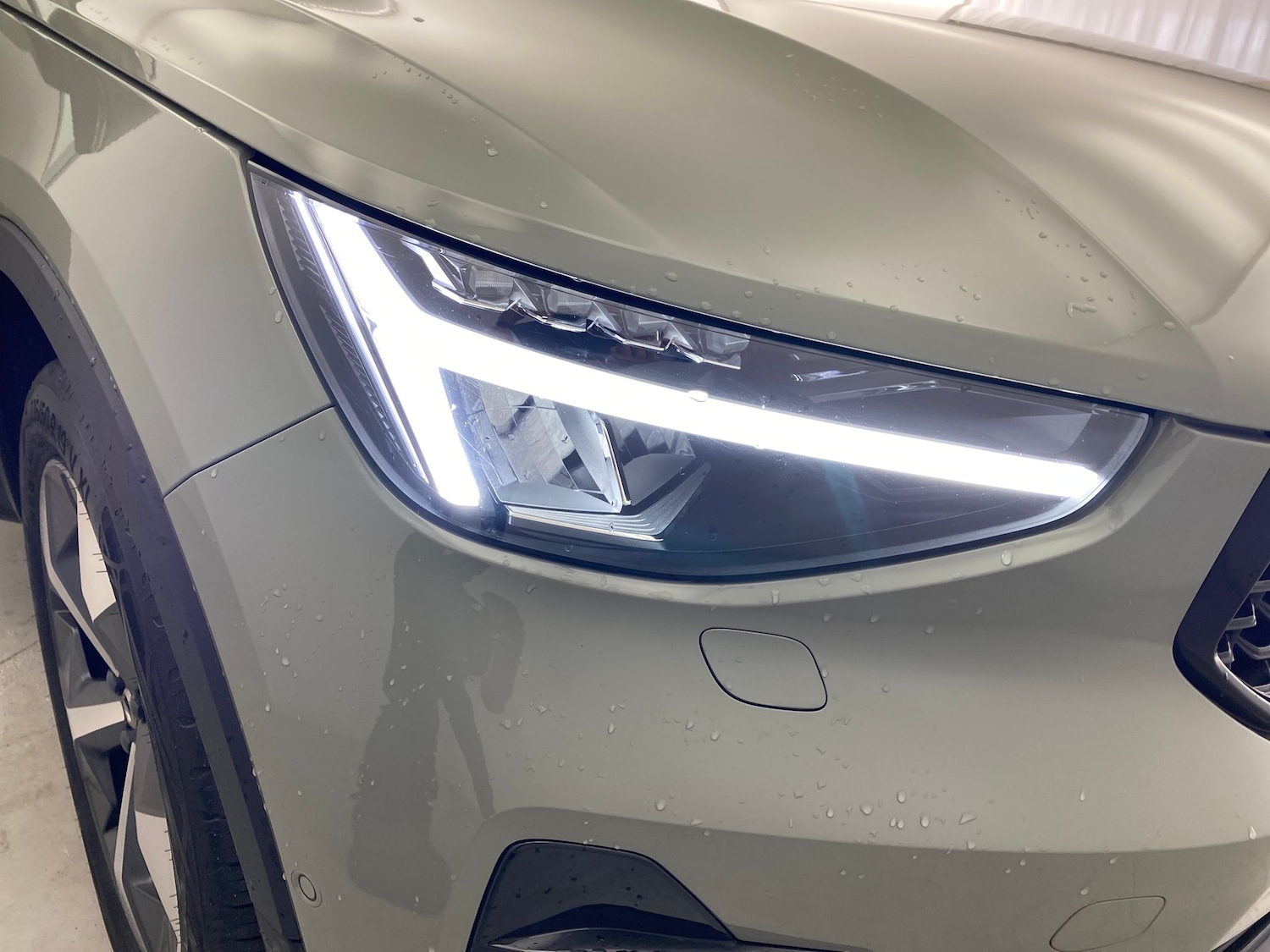 Used Volvo XC40 2023 for sale - 76128749: Photo 9