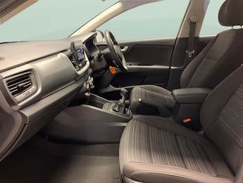 Used Kia Stonic 2022 for sale - 75755914: Photo