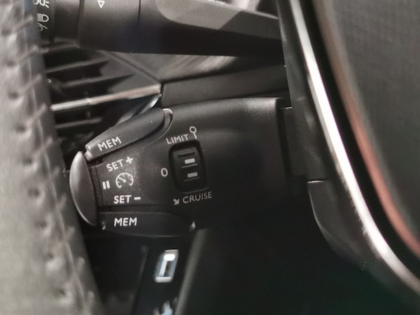Used Peugeot E-208 2021 for sale - 76300628: Photo 21