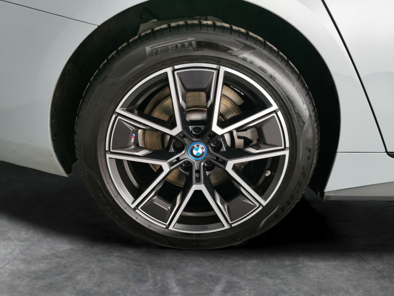 Used BMW i4 2023 for sale - 77337307: Photo 24