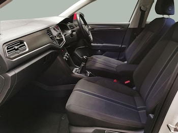 Used Volkswagen T-Roc 2019 for sale - 76580536: Photo