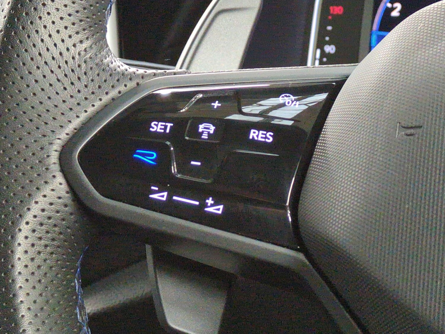 Used Volkswagen T-Roc 2023 for sale - 77648509: Photo 20