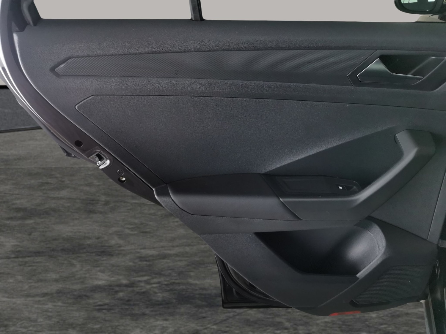 Used Volkswagen T-Roc 2023 for sale - 76745649: Photo 30