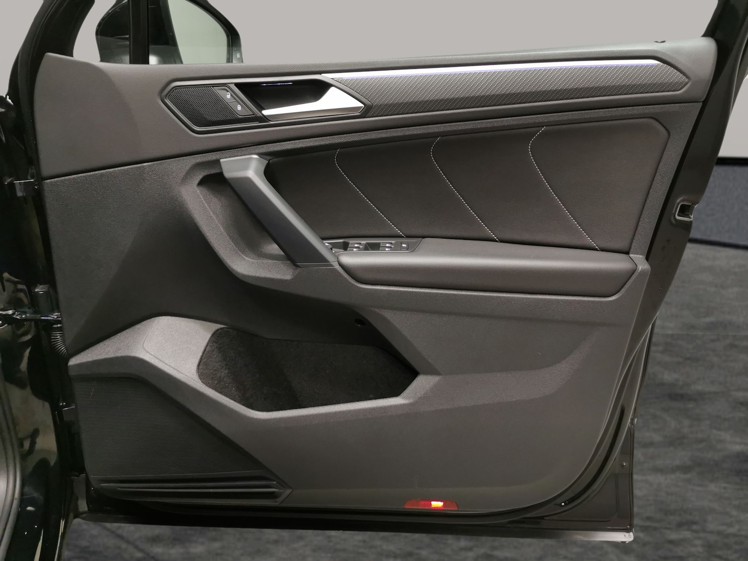 Used Volkswagen Tiguan for sale - 77051722: Photo 28