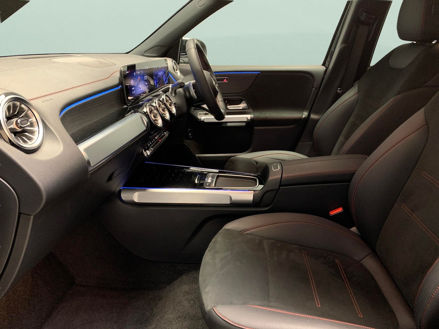 Used Mercedes-Benz EQB 2025 for sale - 76745676: Photo 4