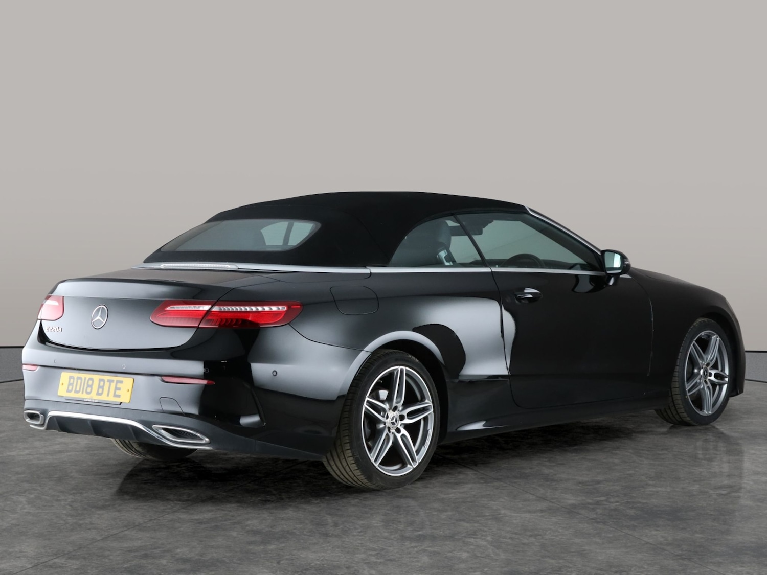 Used Mercedes-Benz E Class 2018 for sale - 76480125: Photo 12