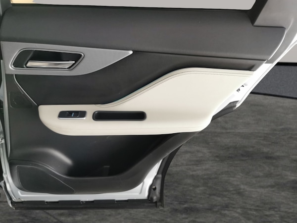 Used Jaguar F-Pace 2020 for sale - 76222468: Photo 43