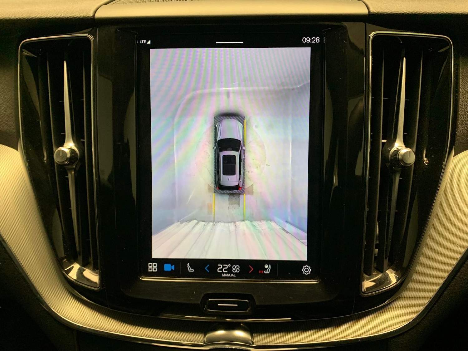 Used Volvo XC60 2023 for sale - 76821856: Photo 6