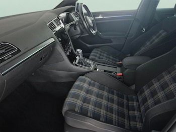 Used Volkswagen Golf 2018 for sale - 79469742: Photo