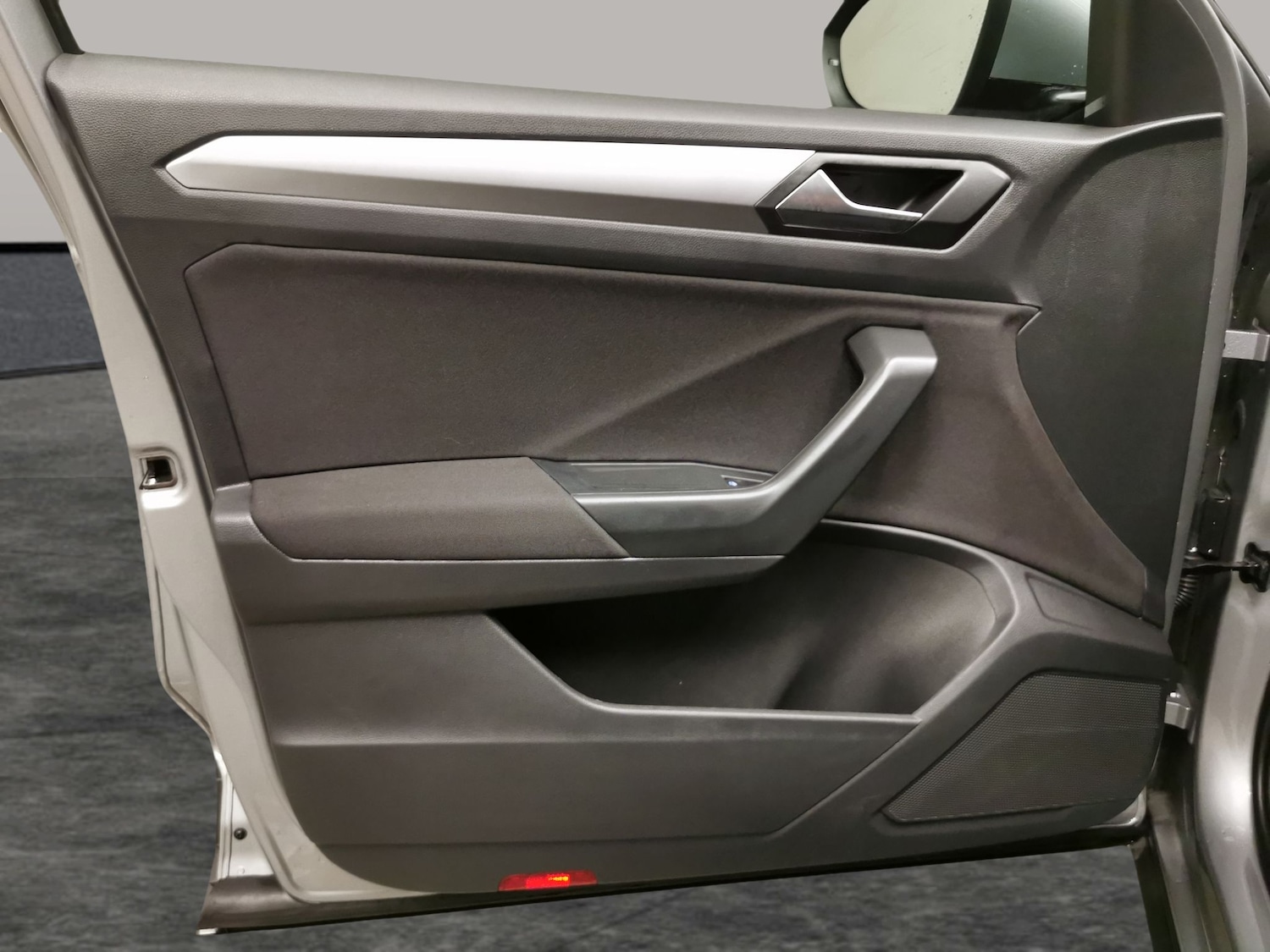 Used Volkswagen T-Roc 2023 for sale - 76669357: Photo 32