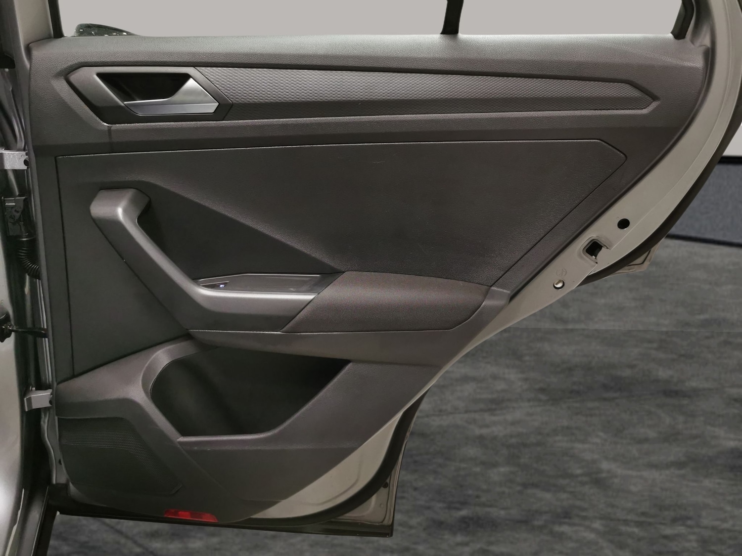 Used Volkswagen T-Roc 2023 for sale - 76669357: Photo 34