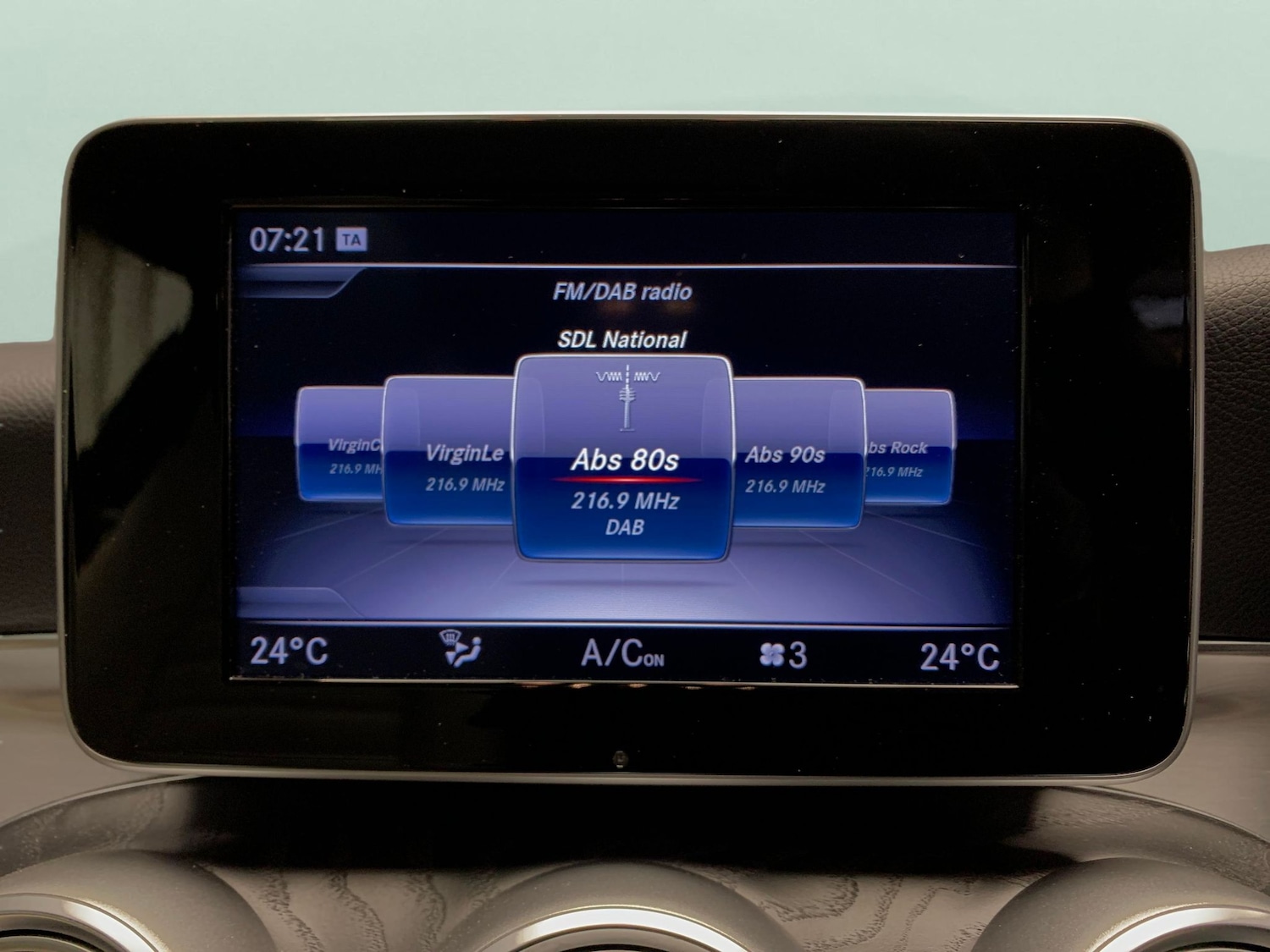 Used Mercedes-Benz C Class 2018 for sale - 76669984: Photo 6